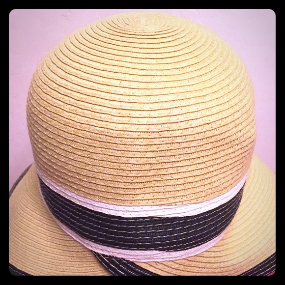 ONLY 1! Calvin Klein Straw Sun Hat - Picture 8 of 13